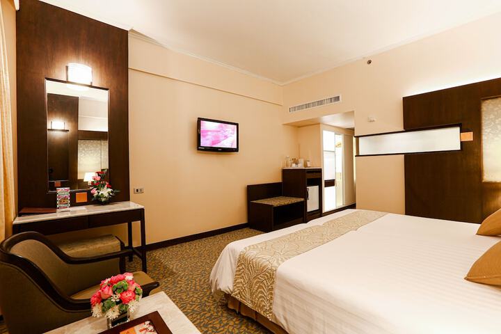 Room 10 of 64