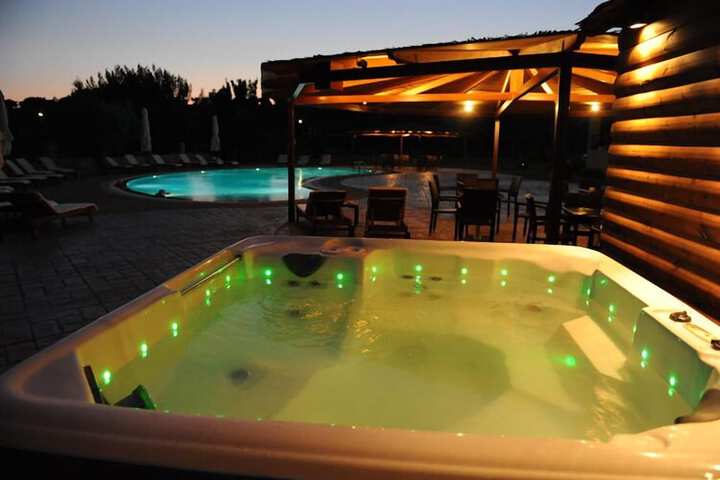 Hotel with Pool