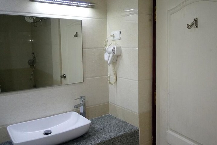 Room 32 of 36