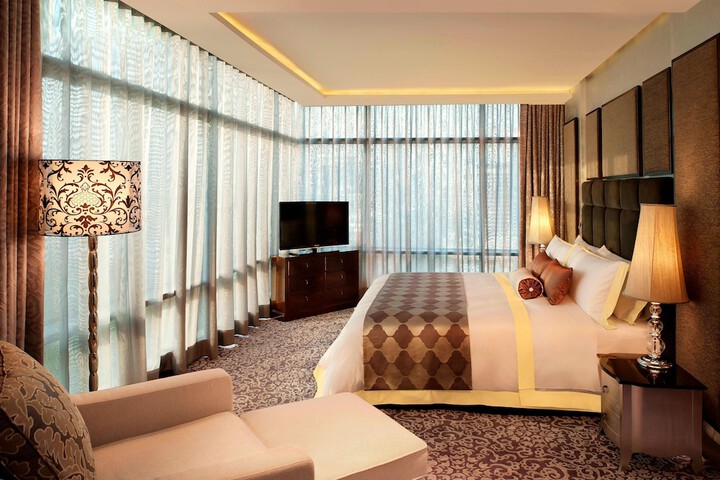 Room 27 of 207