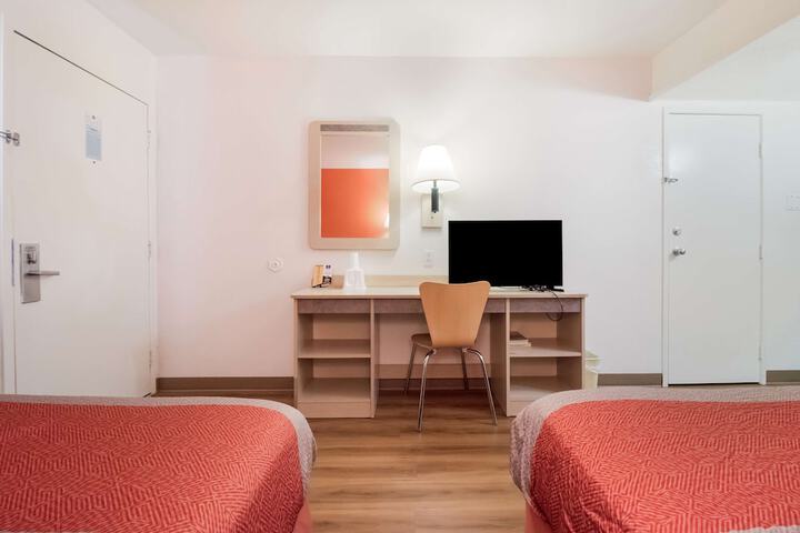 Room 10 of 39