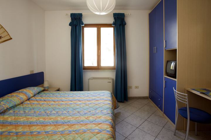 Room 8 of 45