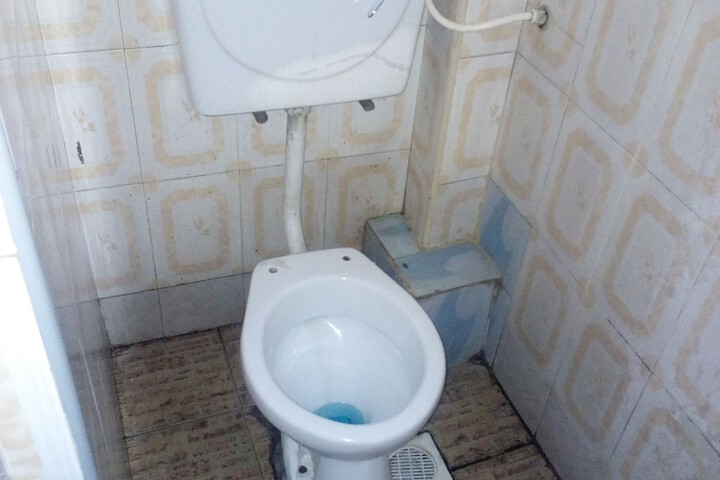 Room 5 of 8