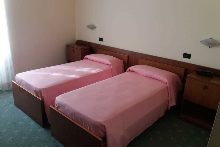 Room 7 of 23