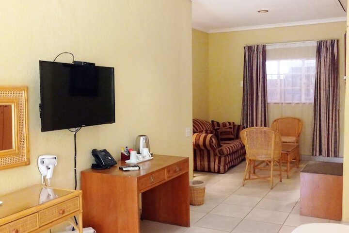 Room 18 of 103
