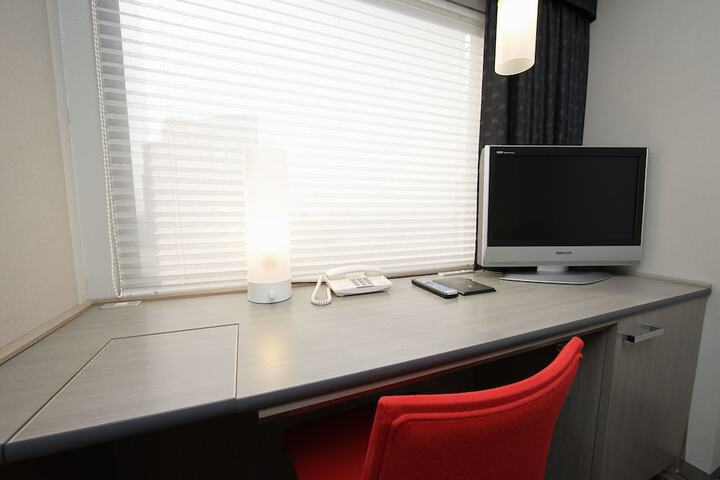 Room 4 of 134