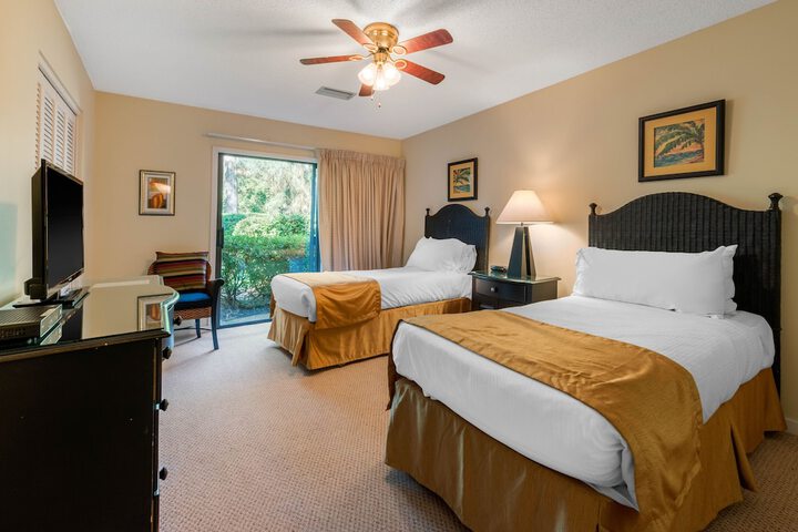 Room 102 of 190