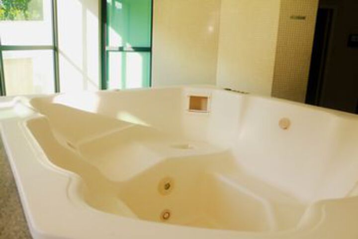 Hot Tub 39 of 58