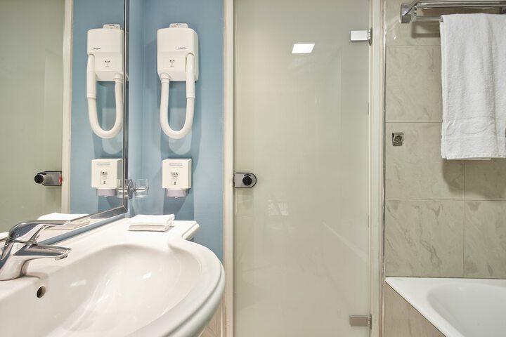 Room 52 of 129