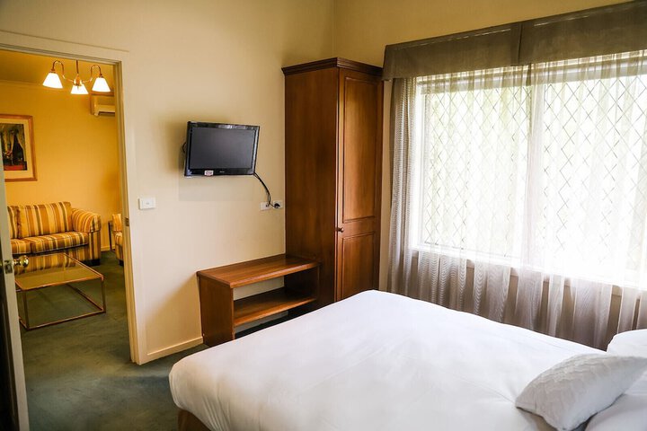 Room 13 of 99