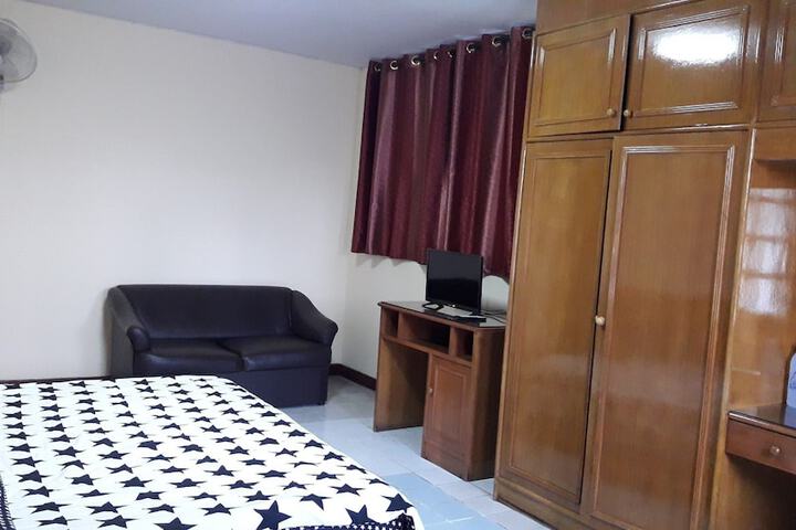 Room 21 of 33