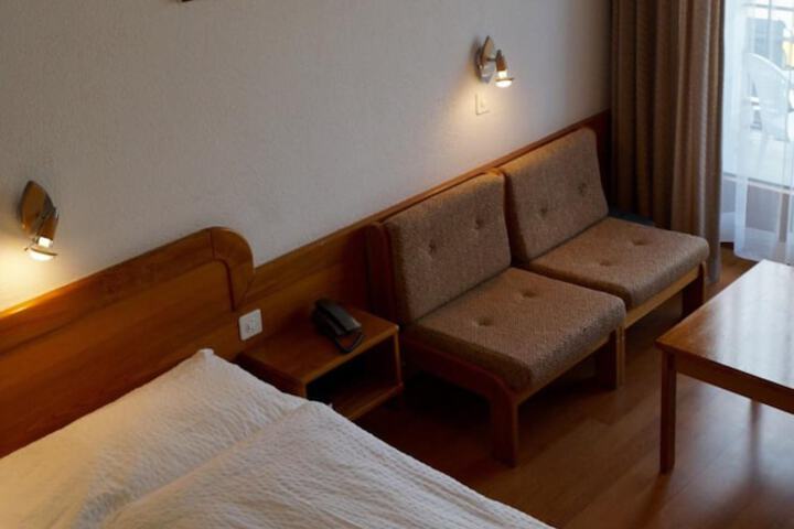 Room 14 of 36