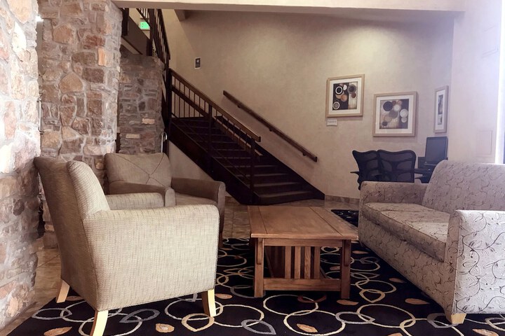 Business Center 17 of 18