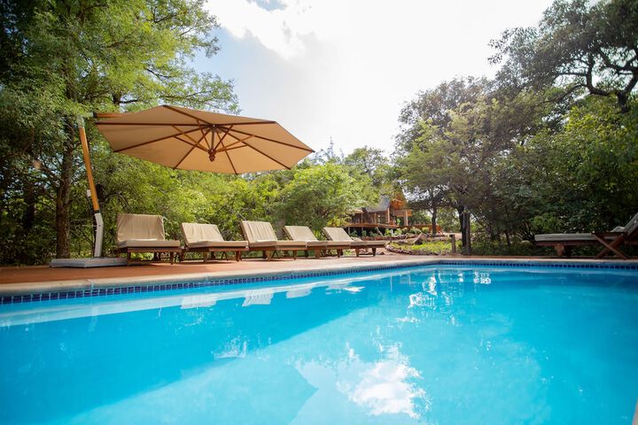Pool 17 of 28