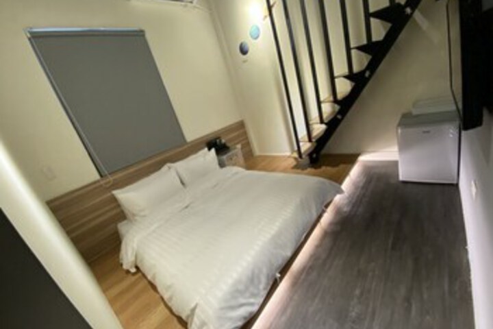 Room 51 of 89