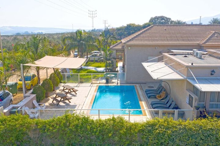 Hotel with Pool
