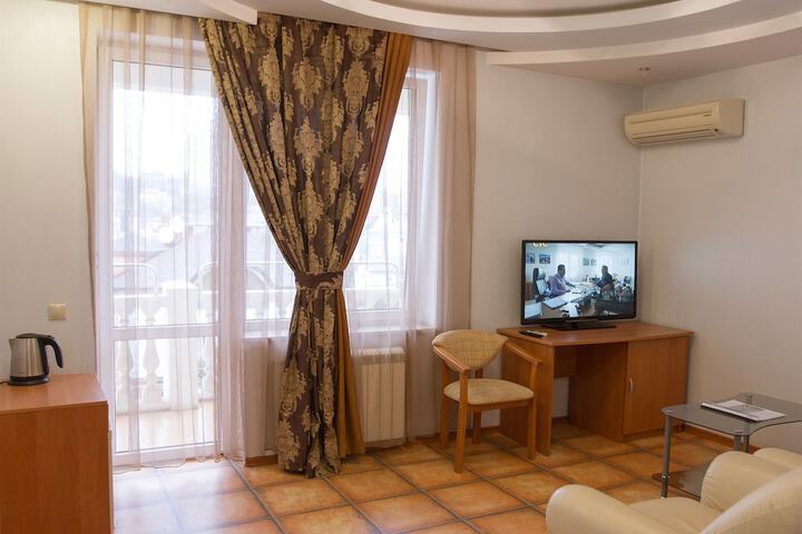 Room 19 of 33