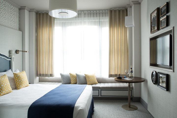 Room 18 of 48