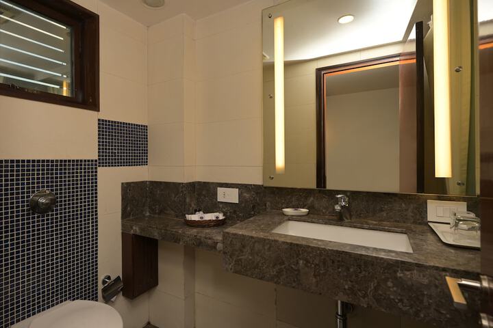 Room 17 of 48