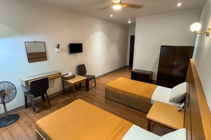 Room 10 of 35