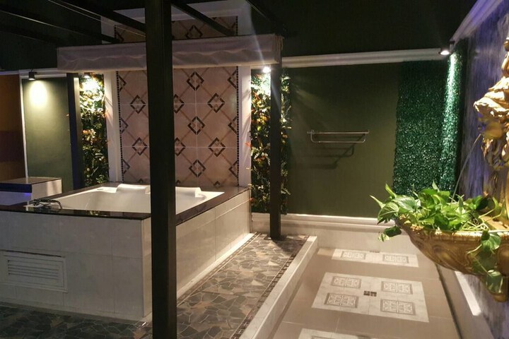 Room 15 of 58