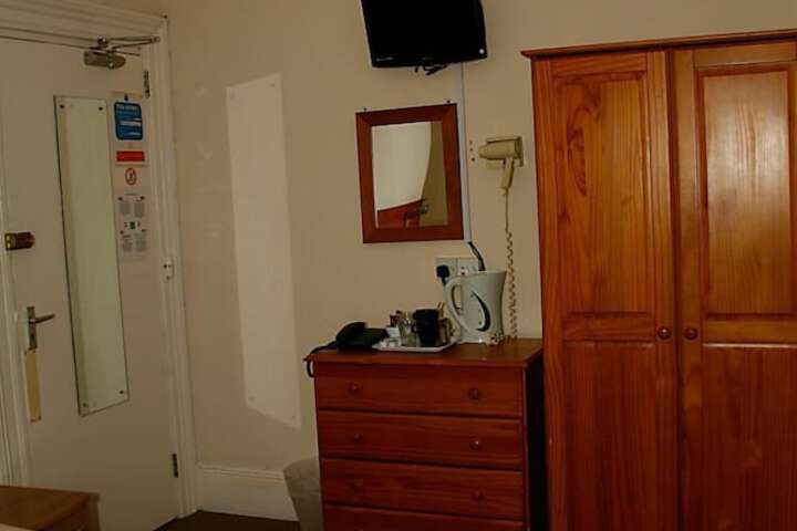 Room 13 of 39
