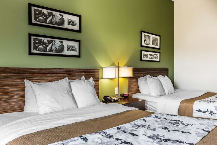 Room 16 of 33