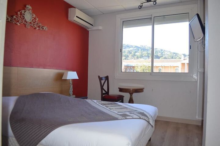 Room 10 of 25