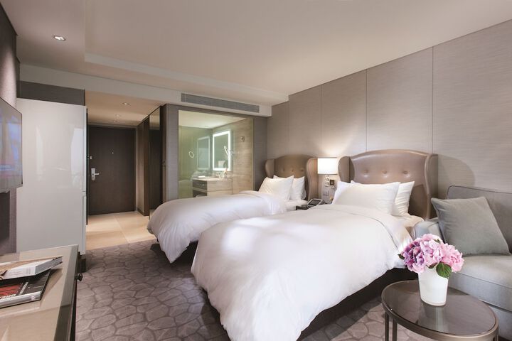 Room 7 of 125
