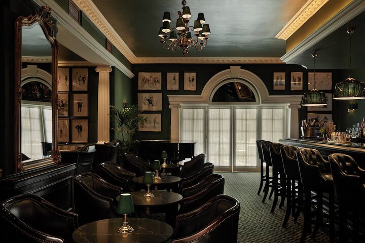 Lounge 98 of 119