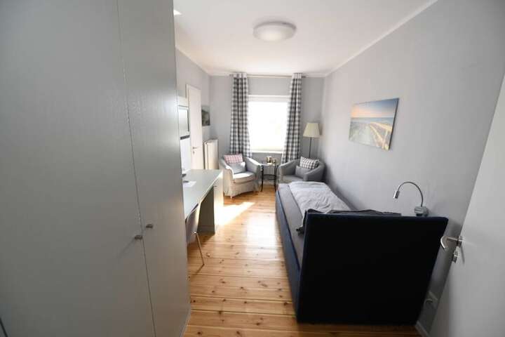 Room 4 of 75