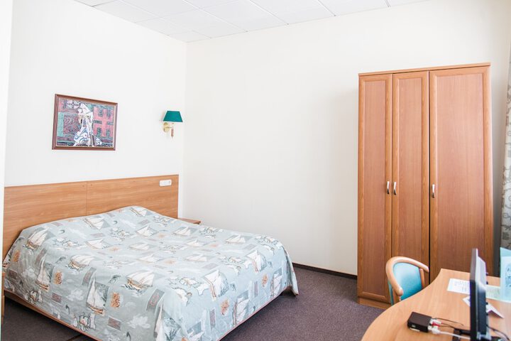 Room 16 of 62