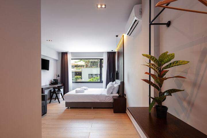 Room 5 of 110