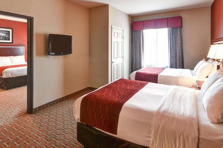 1 King Bed Suite (18 of 20)