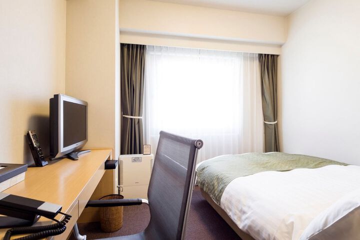 Room 6 of 48