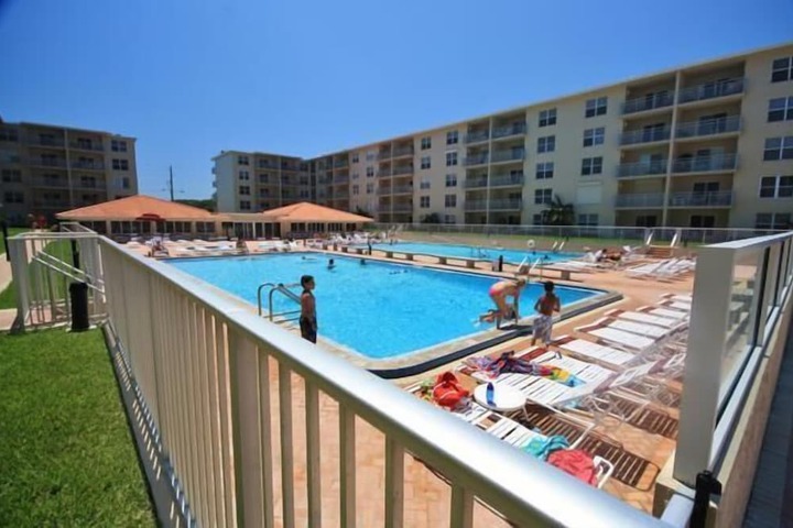 Pool 200 of 264