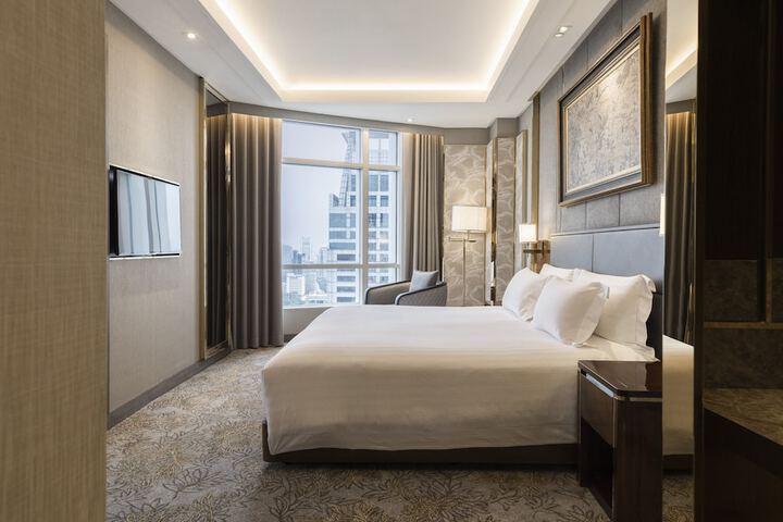 Room 43 of 151