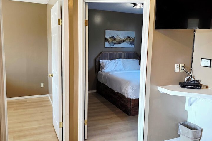 Room 5 of 43