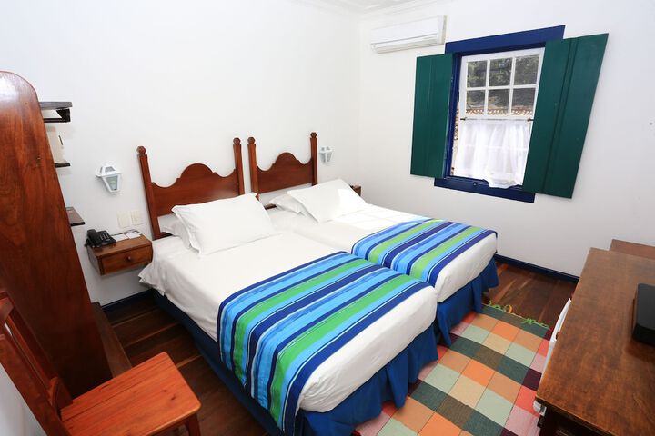 Room 3 of 104