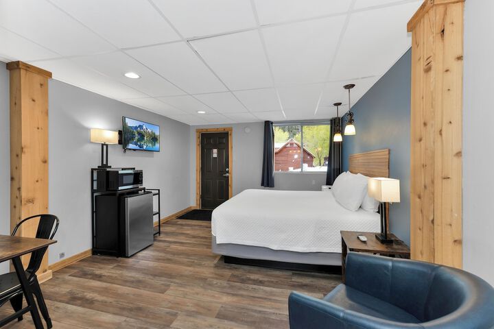 Room 51 of 108