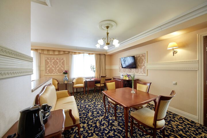 Room 10 of 75