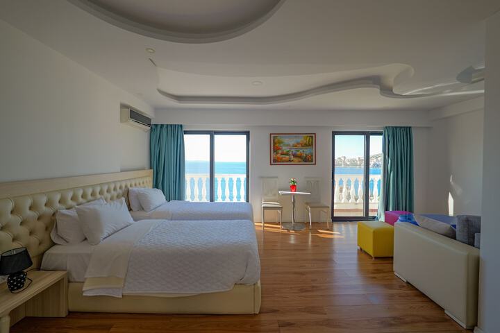 Room 5 of 119