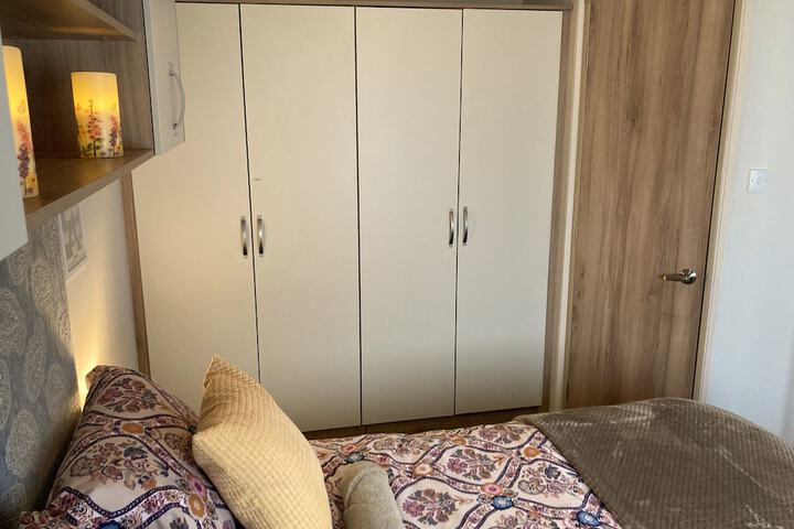 Room 5 of 27