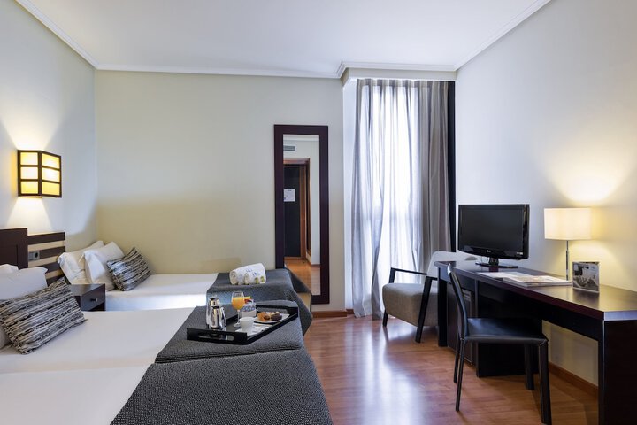 Room 27 of 53