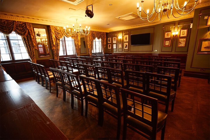 Ballroom/Hall 64 of 72