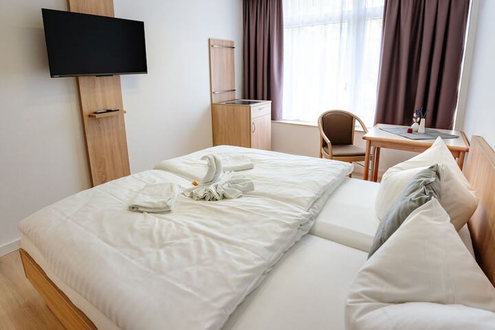 Room 12 of 48