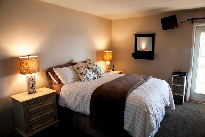 Room 5 of 15