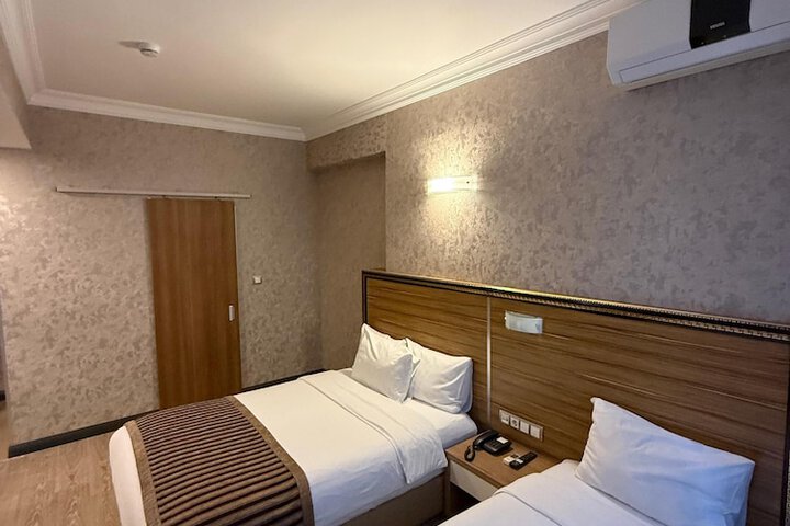 Room 12 of 35