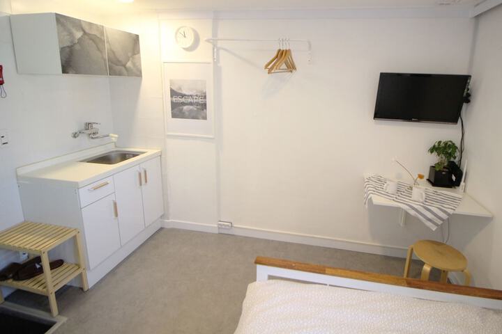 Room 12 of 178