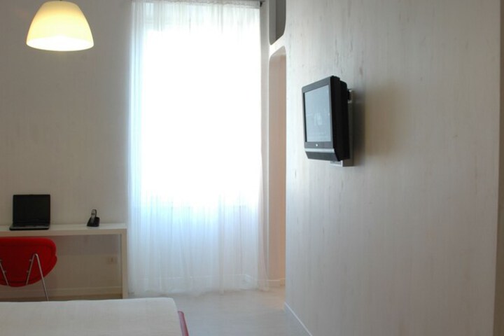 Room 11 of 60
